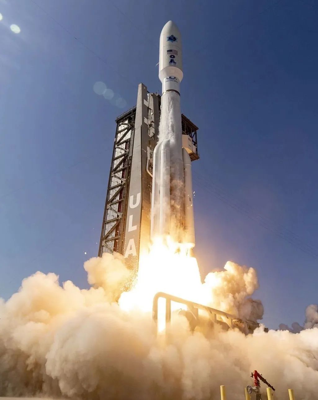 日,宇宙神          5           火箭成功发射了先进极高频
