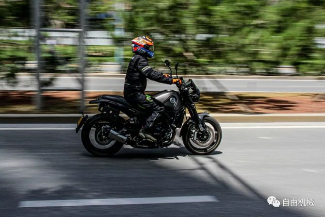 贝纳利幼狮500 trail长测 城市篇丨长测