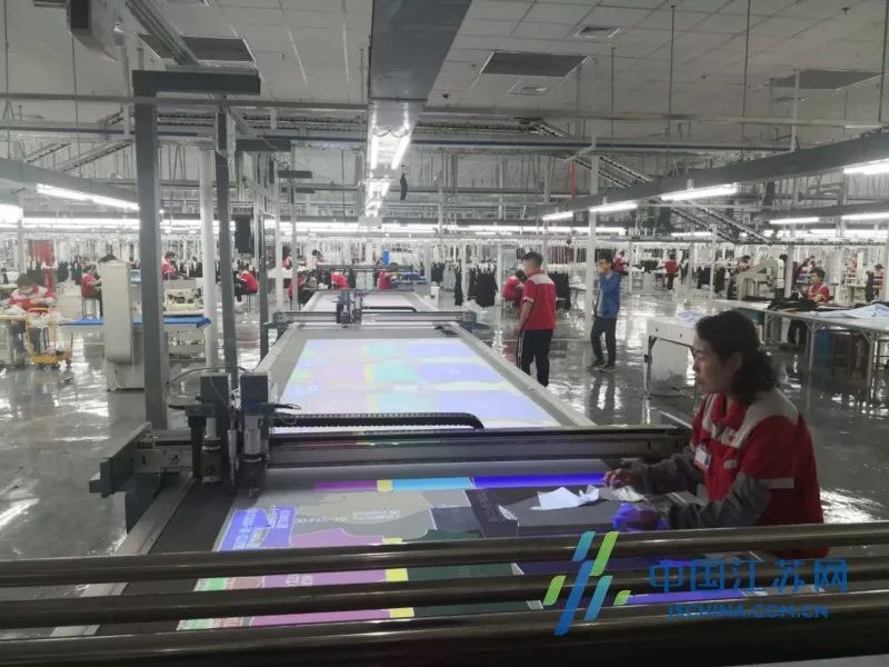 咸阳新兴纺织工业园实力雄厚 智能化服装工厂初露锋芒