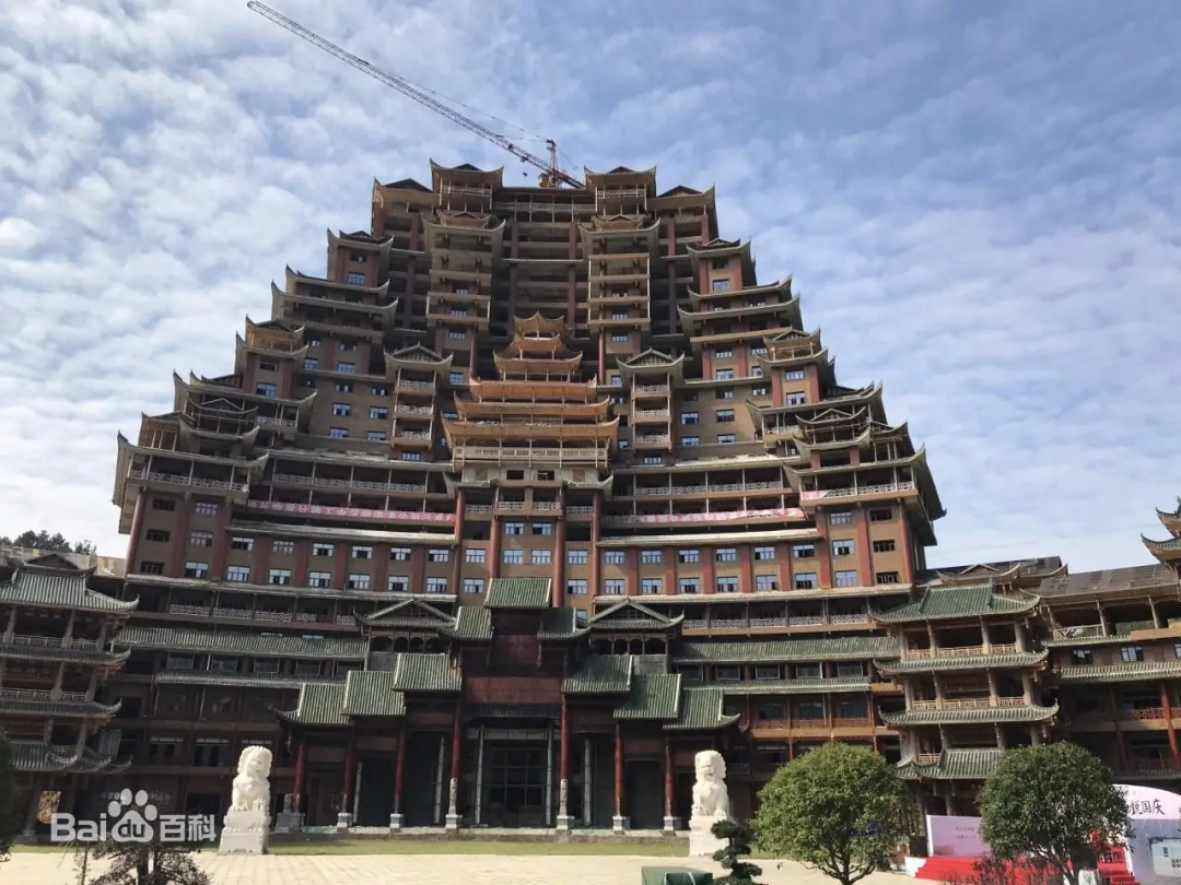 15栋楼瞬间爆破倒塌,堪比灾难大片,该拿什么拯救你,城市中的烂尾楼?