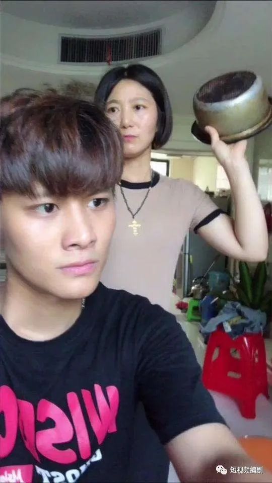 条条视频百万赞,小杨哥为何如此疯狂?
