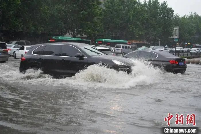 "特大暴雨千年一遇,1小时下了去年1/3的雨量!