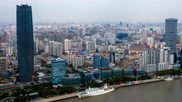 新知图谱, 地产洗牌前夜:有人疯狂抢地,有人冷眼旁观