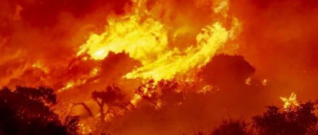 加州大火肆虐，橘郡民众紧急大撤离！