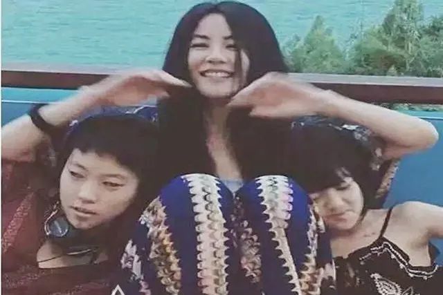 新知图谱, 王菲女儿退学的背后,是4.3亿中国家庭的隐痛:父母的控制欲,到底害了多少人
