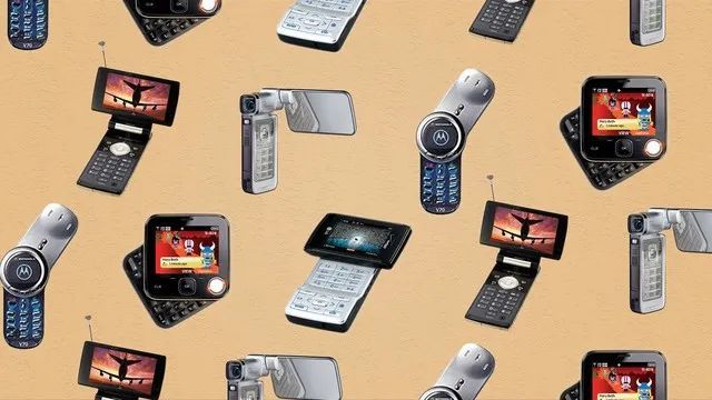 新知达人, 手机形态再变化，曾今的翻盖手机真的复活了？