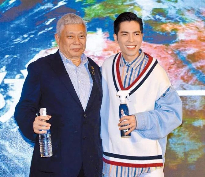 邀"雨神"萧敬腾做公益,旺旺老板蔡衍明孩提时是街头称霸的混混