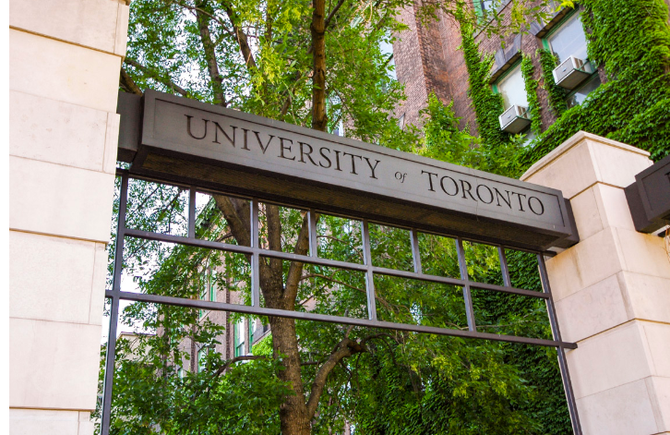 中国留学生惨了加国大学年底前未必开放在线上课学费一毛钱不降花大