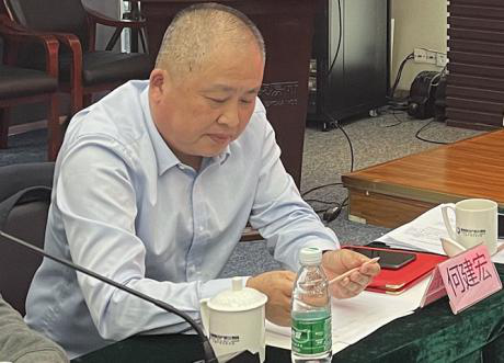 成都分会会长,成都市酒业商会会长 何建宏宜宾分会会长,宜宾新青年