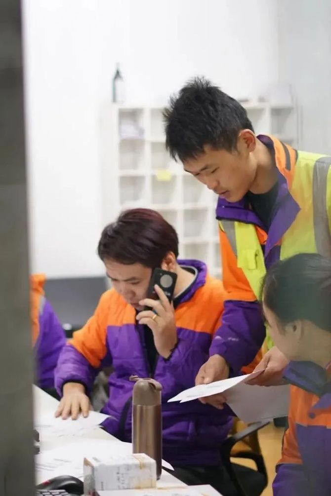 新知达人, 百万物流人誓师，迎战高峰期：顺丰、菜鸟、众邮、极兔、天地华宇、日日顺、德邦、安得……
