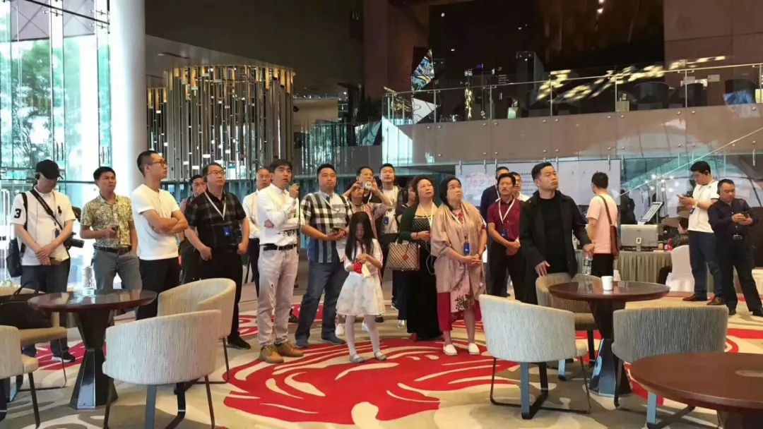 新知图谱, 地产洗牌前夜:有人疯狂抢地,有人冷眼旁观