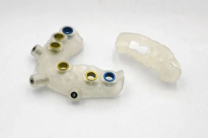 新知达人, 牙博士：3D打印协作下的精准即刻种植