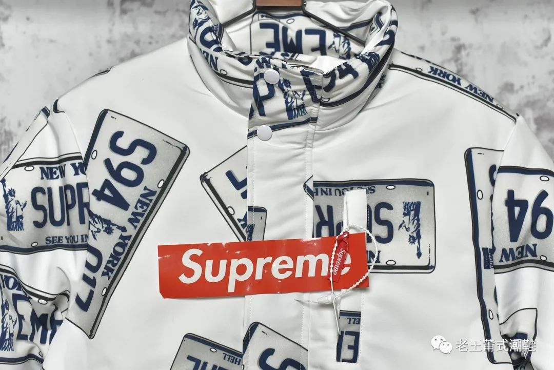 supreme车牌羽绒服图片