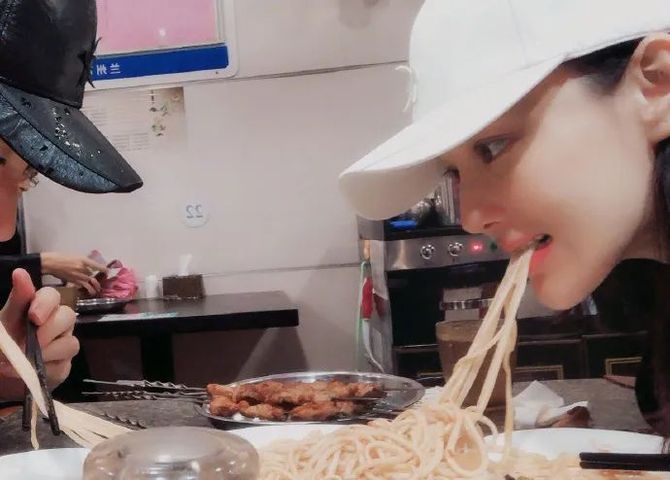 vansky, Po床照,出轨,坐台!这位满身“黑料”的女明星逆风翻盘,诠释了最好的“三十而已”