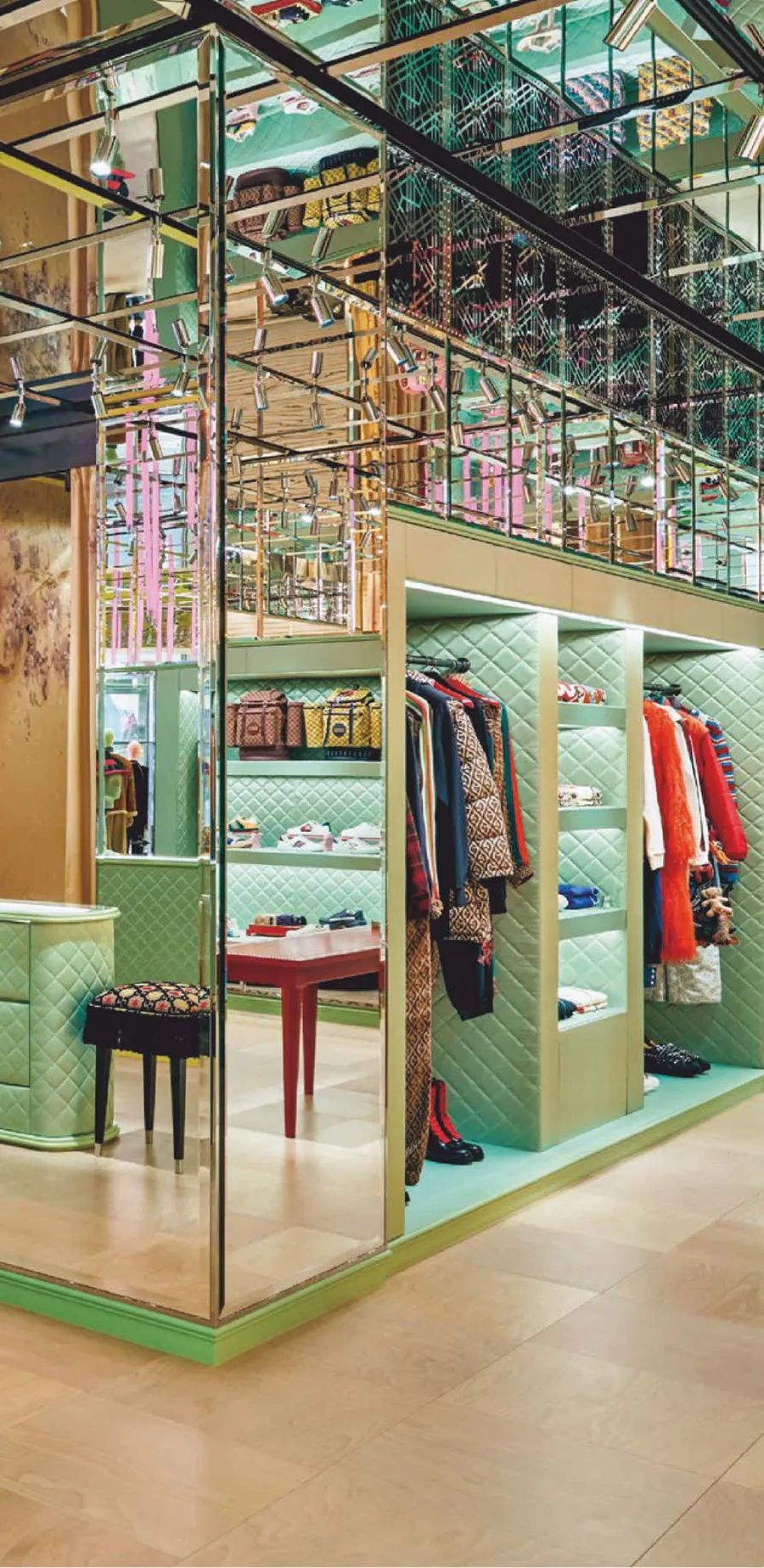 2f涩谷时尚艺术汇聚地2f是mode & art,以 " mode(风格) " 为主轴聚集