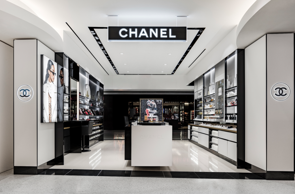 618期香奈儿chanel在纽约jfkt1开设了新的香水美容和眼镜精品店