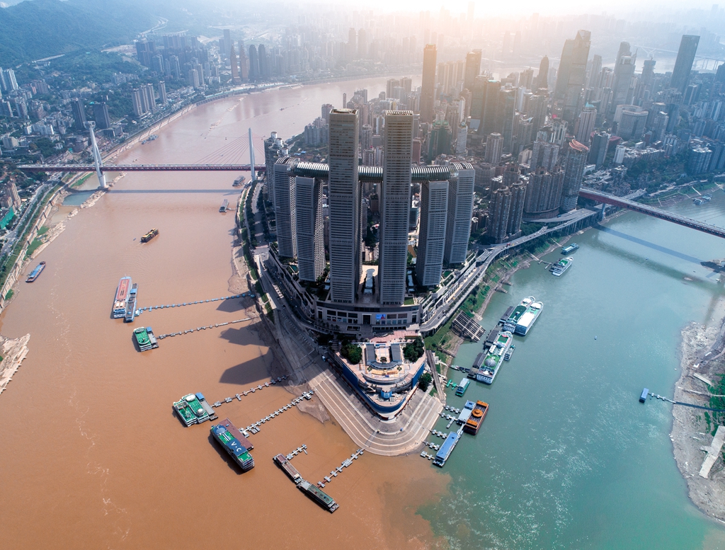 融创中国重庆湾项目引入长城风险资产 注资24.76亿盘活