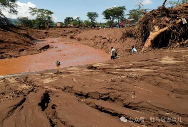 4月29日肯尼亚因洪灾导致重大伤亡事件是否与溃坝事故有关？