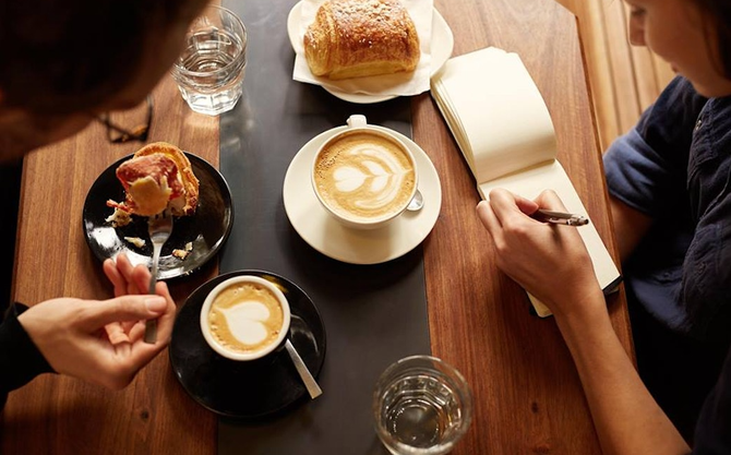 TOPHER, TOPBRAND | Origin Coffee获融资；茶颜悦色否认筹备上市；特斯拉推出啤酒套装；迪卡侬任命全球首席营销官