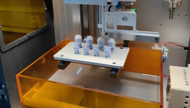 下沉式DLP光固化3D打印机，动态可变幅面、可变精度、空气离型