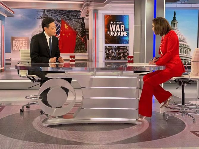 美国cbs电视主持人散发出文明冲突的味道