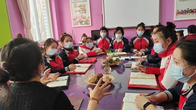 以研促教 教学相长——布朗幼儿园北京西马园教研活动