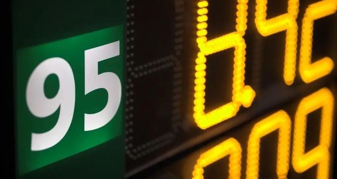 新知达人, 5万加油站老板,不相信互联网 | 亿邦产业