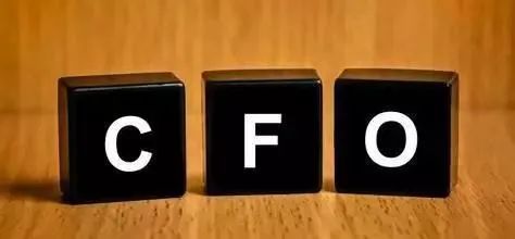 新知达人, CFO接班互联网