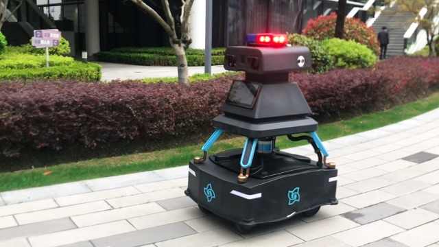 科技园区的安全卫士：安保巡逻机器人