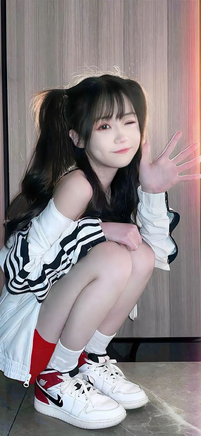 新知达人, 壁纸 | 扎着双马尾的女孩