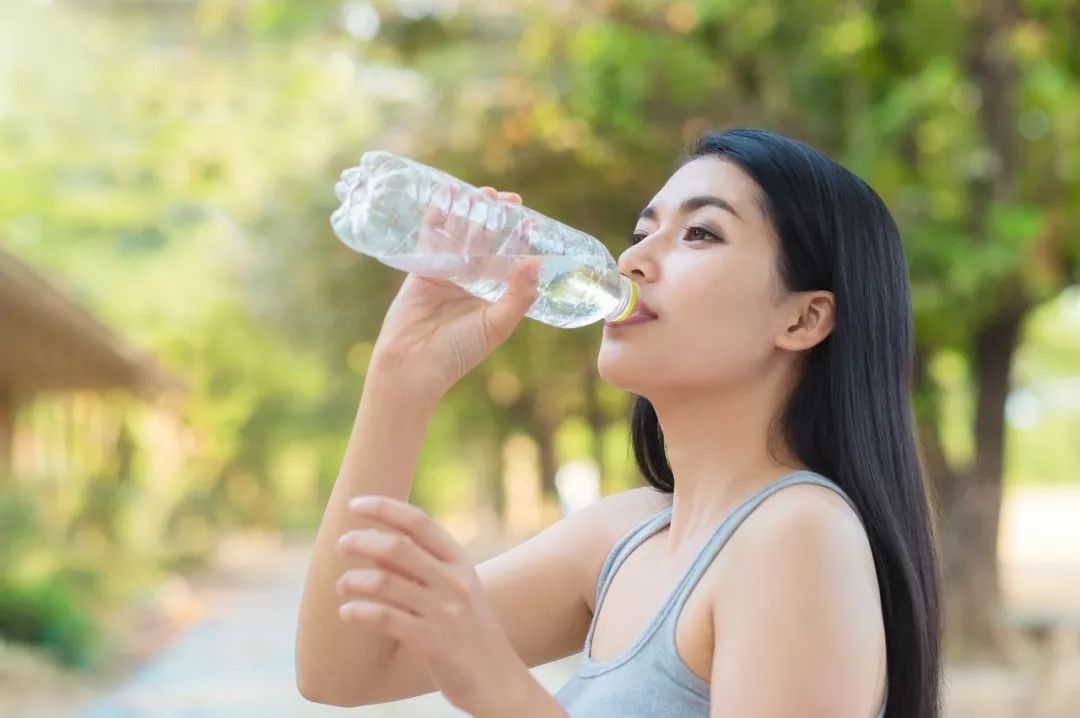 早上到底要不要空腹喝水?很多人都做錯了