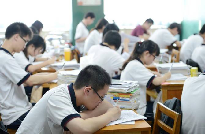 新知达人, 上海初中老师：中考分流，我见证不同家庭的挣扎