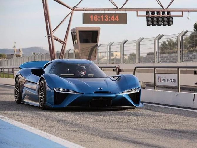 车业杂谈, 裁员之后，蔚来究竟是轻装上阵，还是负重前行？｜车业杂谈