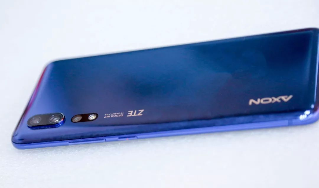 新知图谱, 天机下凡,中兴 Axon 10 Pro 5G 版上手体验 | 极刻评测