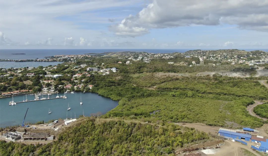 英国杰典格林纳达哈特曼大学城及文旅小镇在建中