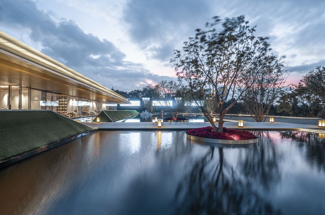 实景图项 目 简 介项目名称:中国铁建山语桃源项目地点:昆明市呈贡