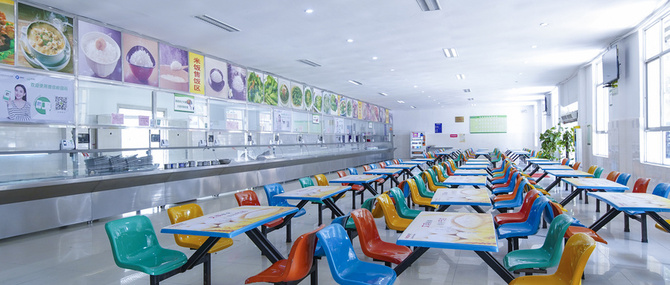 摄图网_501357058_wx_大学校园食堂空景(企业商用).jpg
