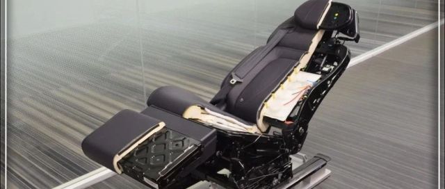 「BenchmarK」121°真·零重力座椅 智己LS7座椅解析