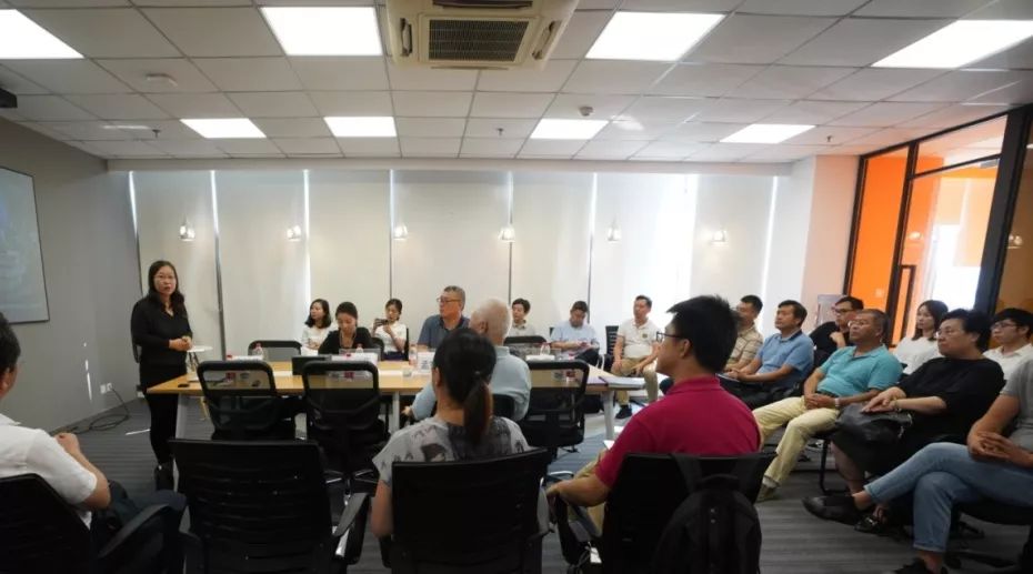 新知图谱, 第18期私董会成功举办 -走进上海画龙,探寻数据秘密