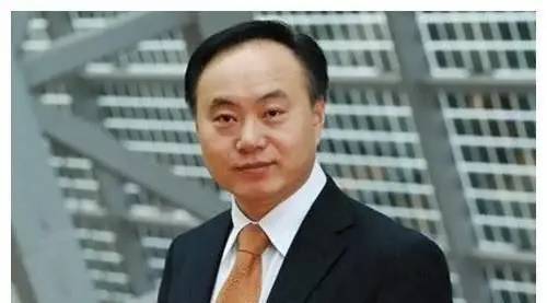 2005年企业上市它的资产达到186亿美元,也因此成为2006年的中国首富.