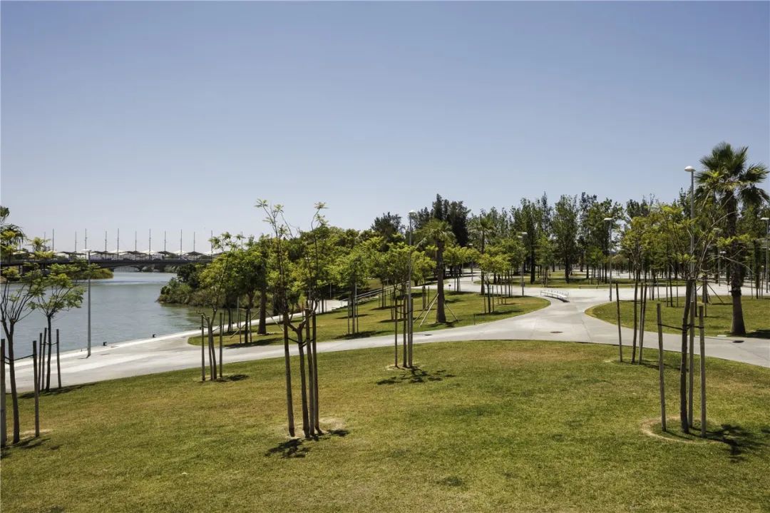 西班牙麦哲伦城市滨水公园景观设计