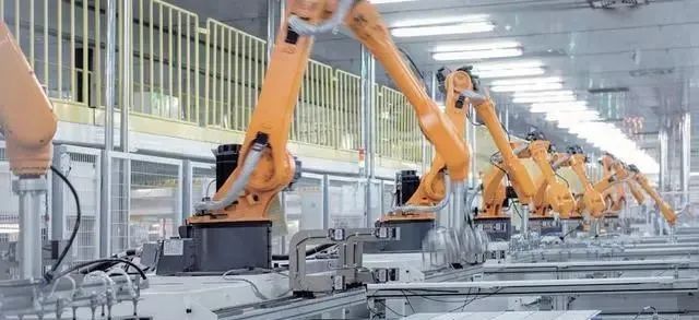 新知达人, 2021年工业机器人产量36.6万台，增长44.9%行业丰收年圆满收官