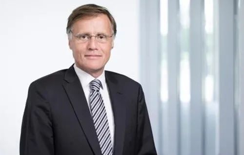 新知达人, 英飞凌任命新CEO