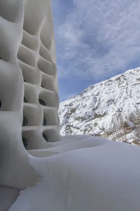新知达人, 设计灵感丨5个深藏在雪山里的建筑