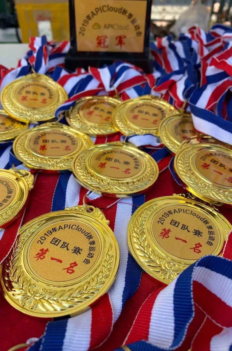 新知图谱, 踏上跑道,是一种选择;离开起点,是一种勇气!