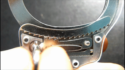 机械工程师, 【每日一图】早就听说手铐越挣越紧,原理竟然是这样