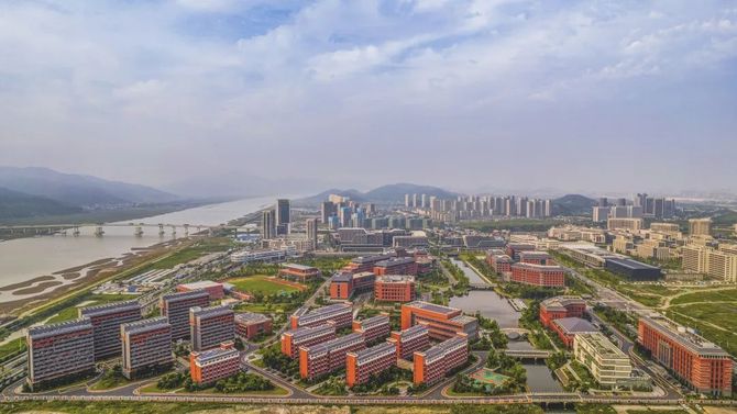 新知达人, 宁波大学招优秀博士: 70万年薪制, 直聘正高, 180㎡人才房