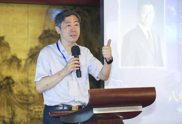 新知图谱, 恒昌八周年:恒以致远,牢记担当