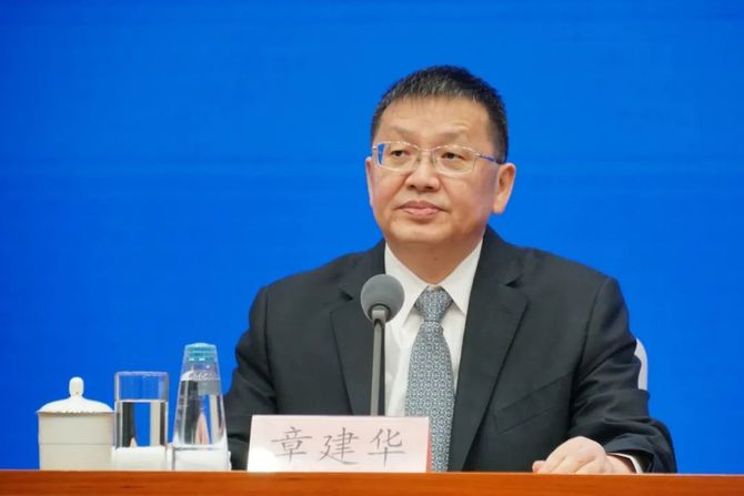 国家能源局局长到2030年风光总装机量必须完成12亿千瓦以上的任务