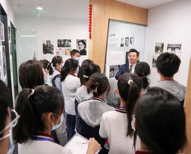 新知达人, 当一群初中生「变身」成为律师